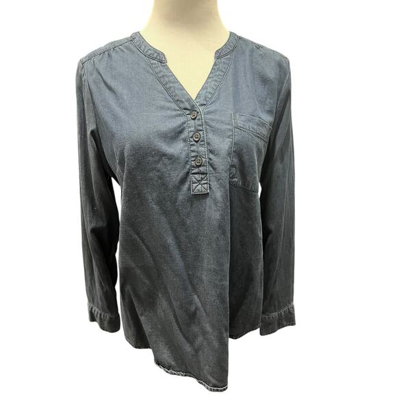 Denim & Co. Stretch Y-Neck Long-Sleeve Dark Wash Chambray Blouse SIZE Large - Picture 1 of 6